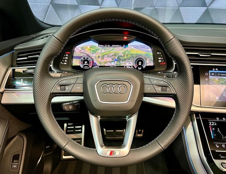 Audi Q8 12