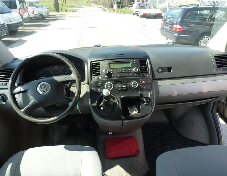 Volkswagen Multivan 28
