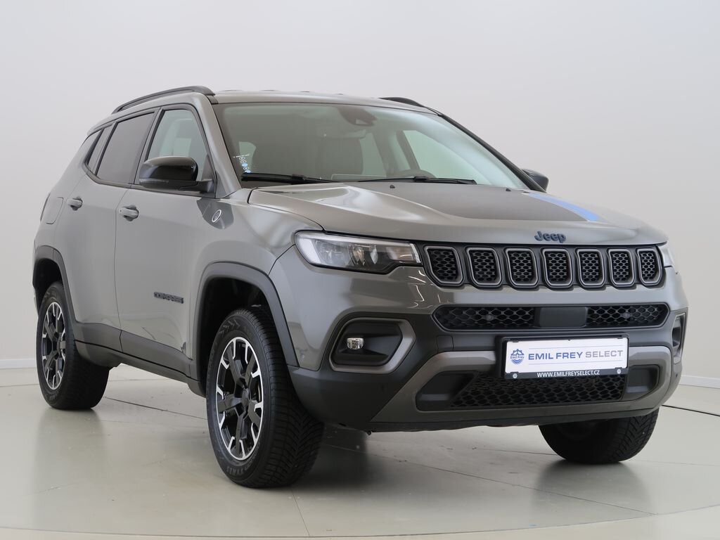 Jeep Compass SUV / Terénní 1,3 l 132 kw