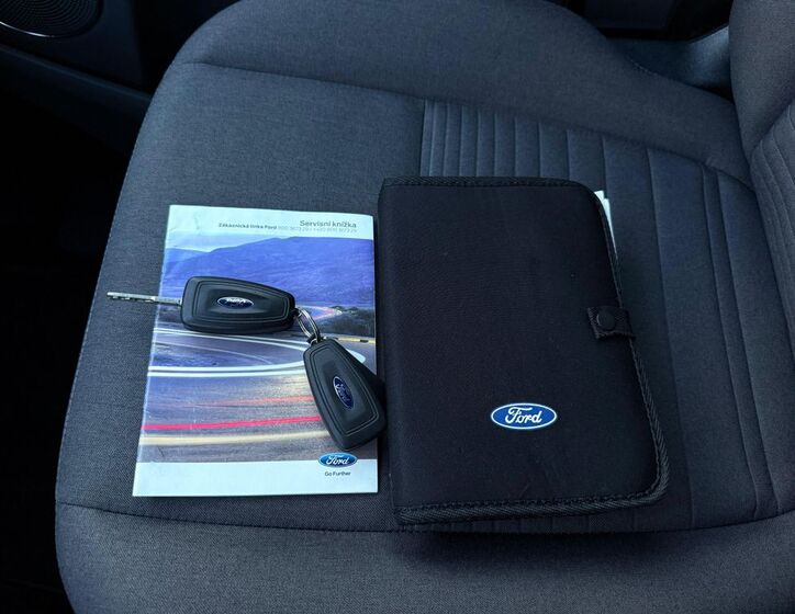 Ford Tourneo Custom 22