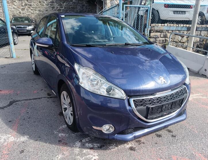 Peugeot 208 16