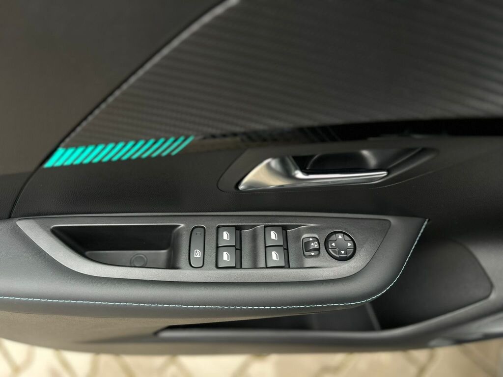 Peugeot 208 Hatchback 1,2 l 74 kw