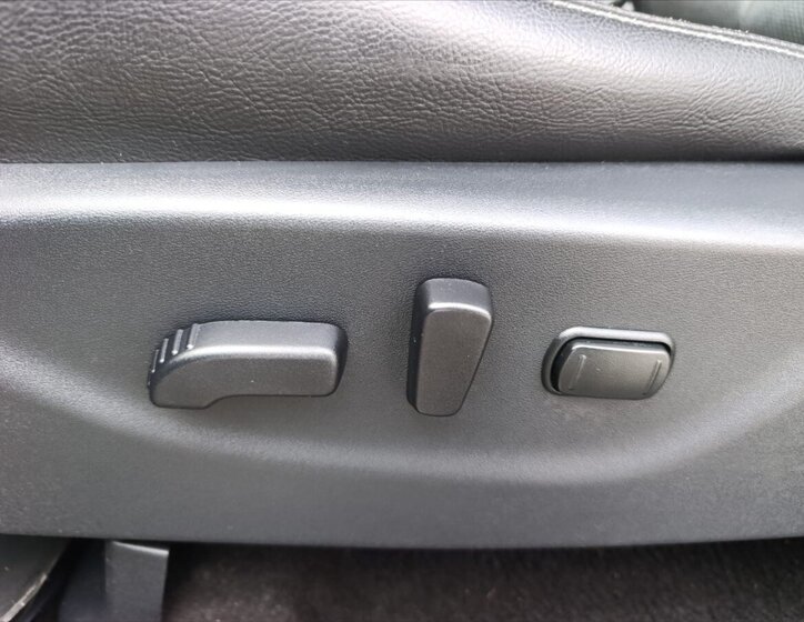 Renault Alaskan Pick-up 2,3 l 140 kw