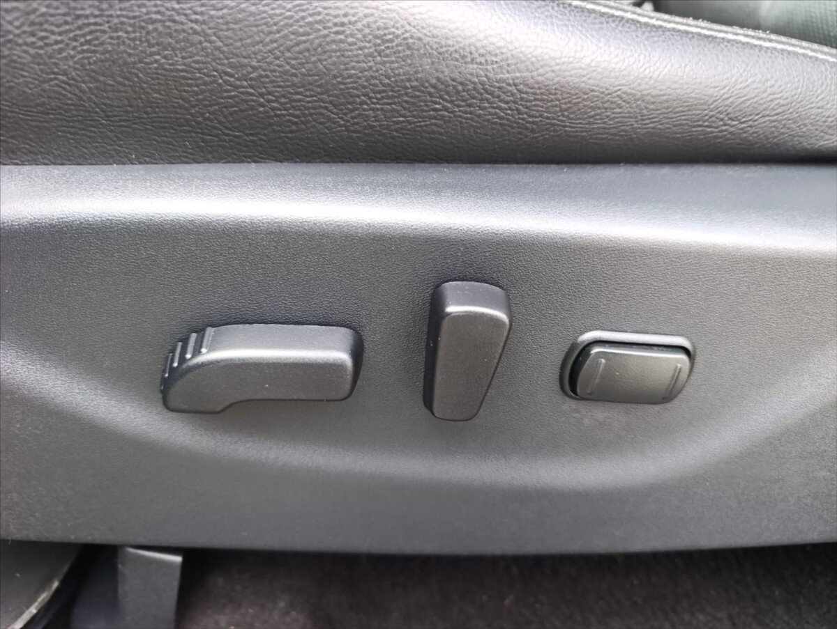 Renault Alaskan Pick-up 2,3 l 140 kw