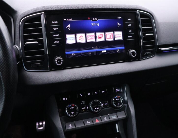 Škoda Karoq SUV 1,5 l 110 kw