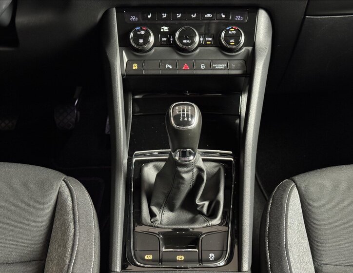 Škoda Karoq SUV / Terénní 1,5 l 110 kw
