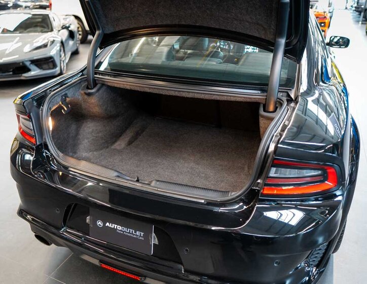 Dodge Charger Sedan / Limuzína 6,4 l 361 kw