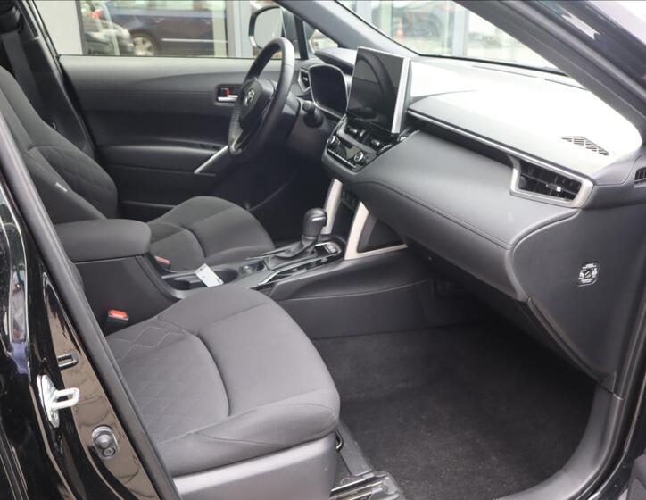 Toyota Corolla Cross 14