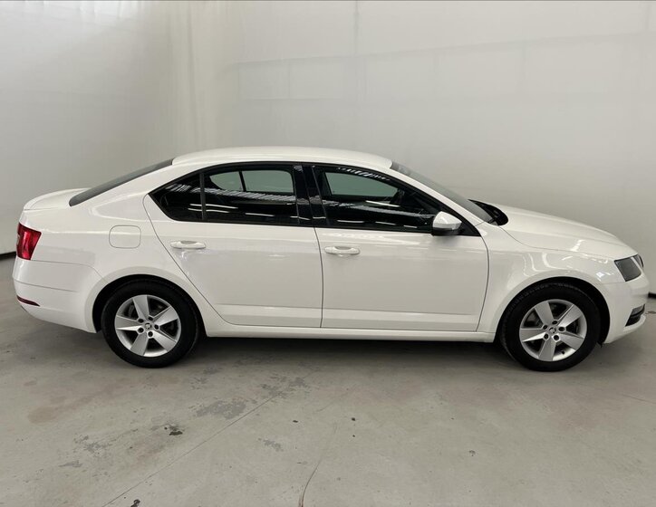 Škoda Octavia Liftback 1,8 l 132 kw
