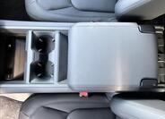 Land Rover Defender 29