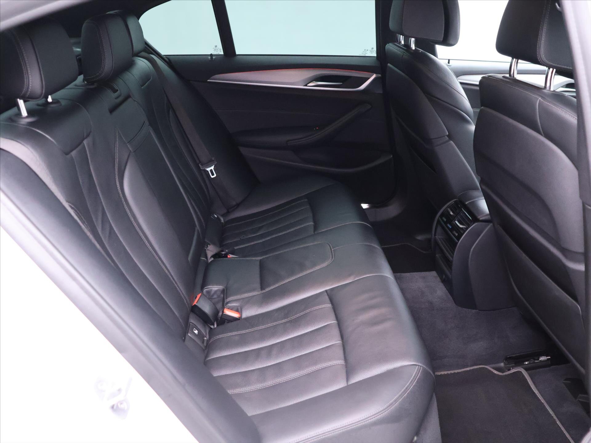 BMW Řada 5 Sedan / Limuzína 3,0 l 250 kw