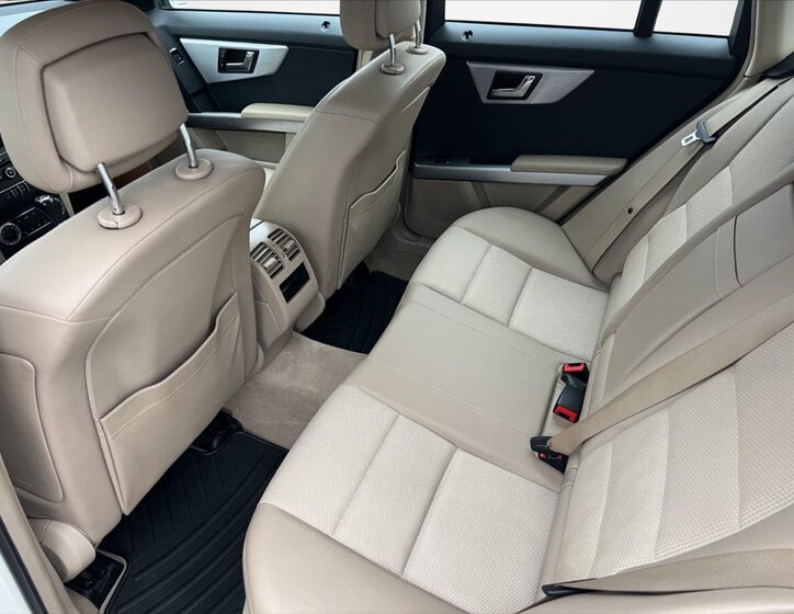 Mercedes-Benz GLK 12