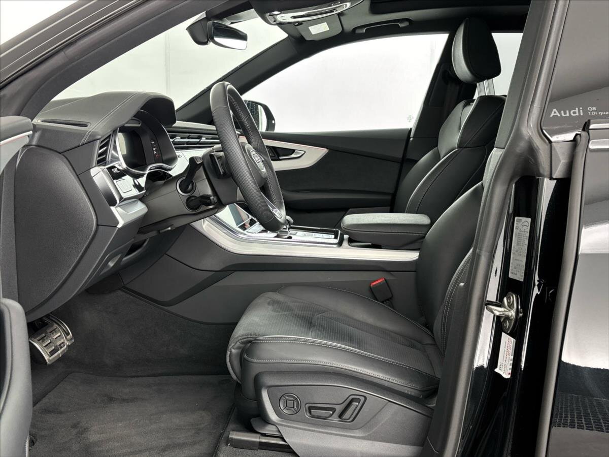 Audi Q8 SUV / Terénní 3,0 l 210 kw