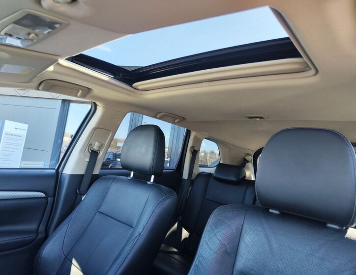 Mitsubishi Outlander SUV / Terénní 2,3 l 110 kw