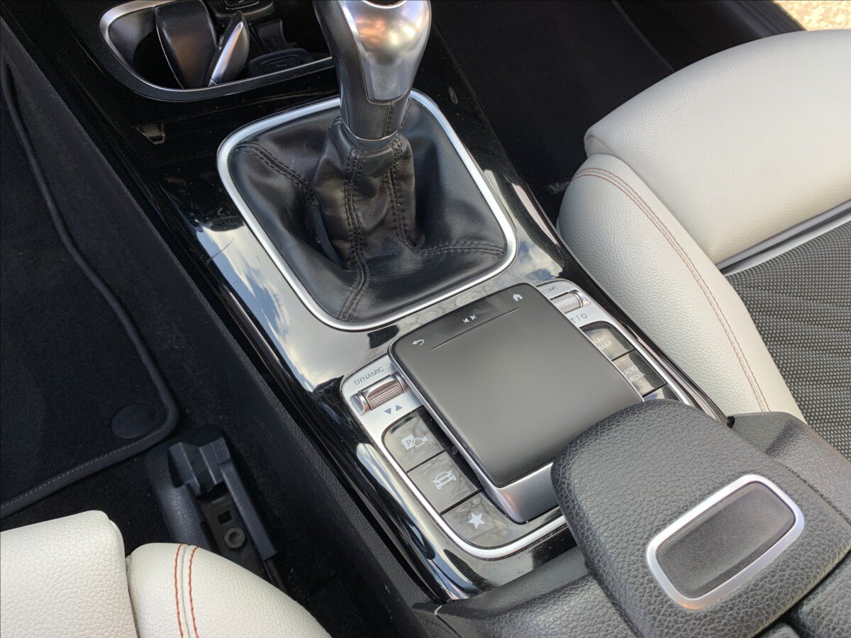 Mercedes-Benz Třídy A Hatchback 1,3 l 120 kw