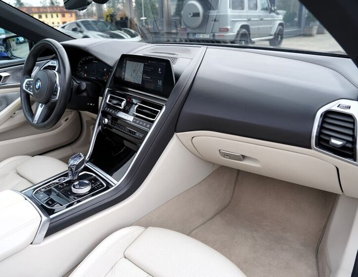 BMW Řada 8 Kabriolet 4,4 l 390 kw