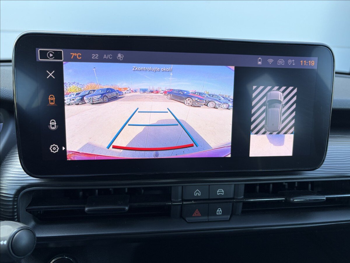 Jeep Avenger Sedan / Limuzína 1,2 l 74 kw