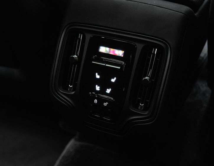 Aston Martin Ostatní 30