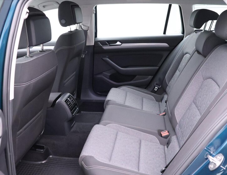 Volkswagen Passat Kombi 1,5 l 110 kw