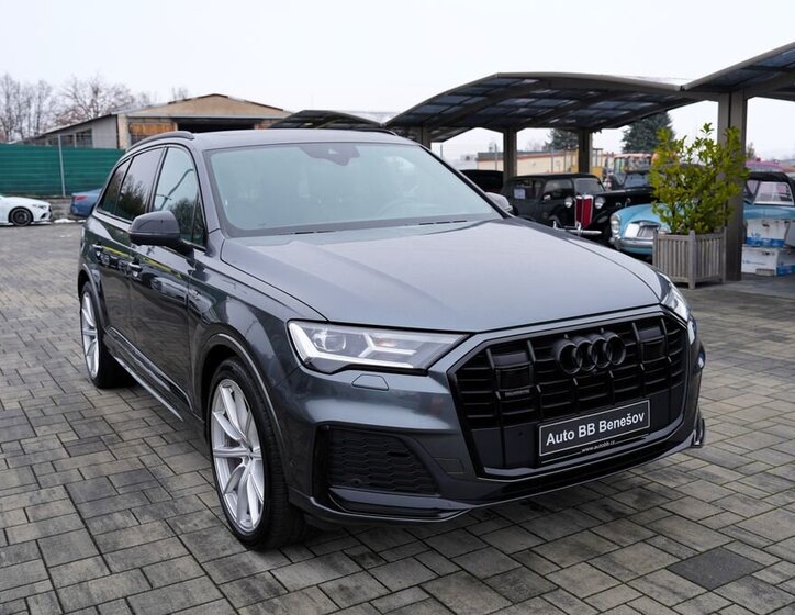 Audi Q7 8