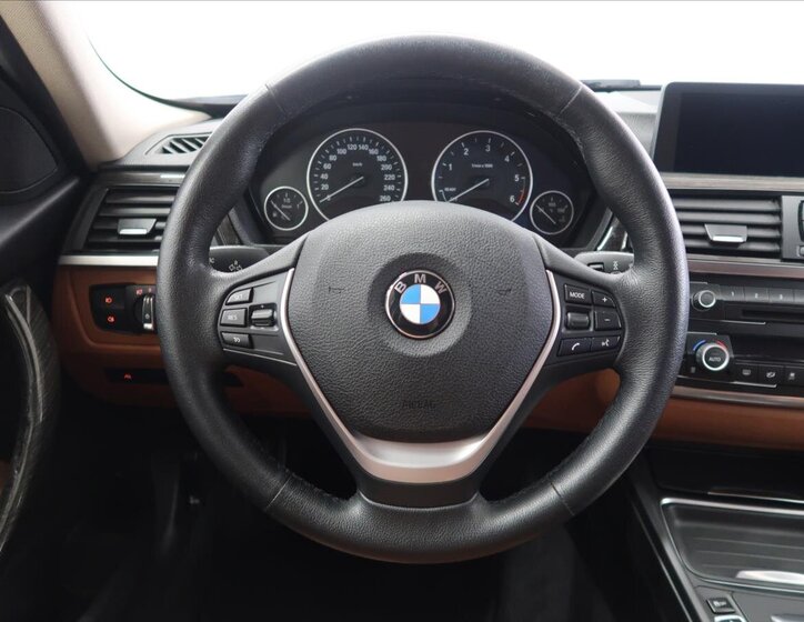 BMW Řada 3 18