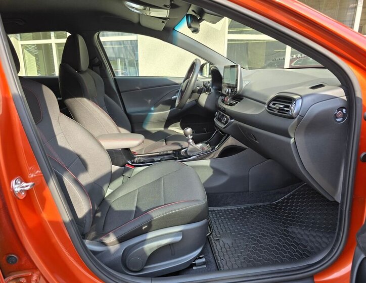 Hyundai i30 Hatchback 1,5 l 70 kw