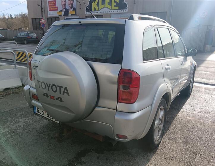 Toyota RAV4 10
