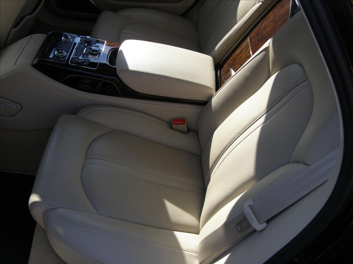 Audi A8 Sedan / Limuzína 6,3 l 368 kw