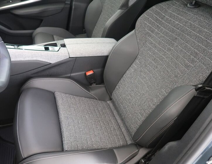 Peugeot 3008 SUV / Terénní 1,2 l 100 kw