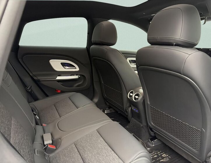 Mercedes-Benz CLA Sedan / Limuzína 0,0 260 kw