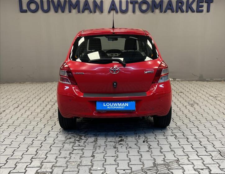 Toyota Yaris 12