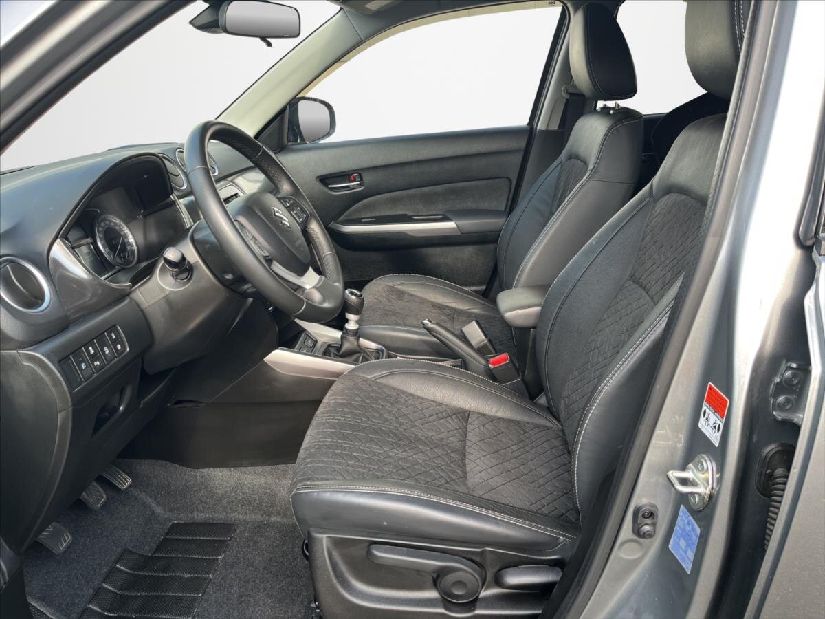 Suzuki Vitara SUV / Terénní 1,4 l 95 kw
