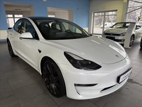Tesla Model 3 Sedan 0,0 377 kw