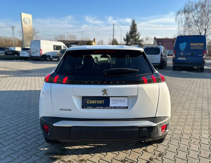 Peugeot 2008 SUV 1,2 l 74 kw