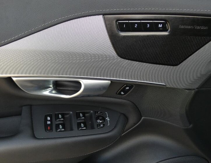 Volvo XC90 SUV / Terénní 2,0 l 173 kw