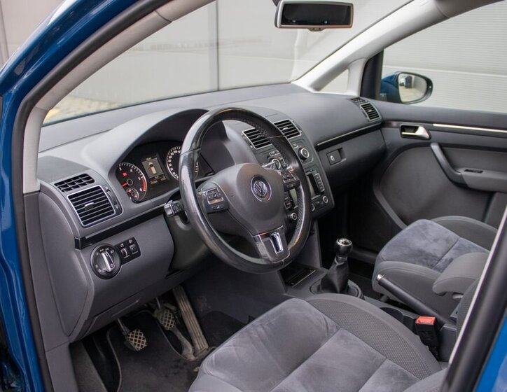 Volkswagen Touran 9