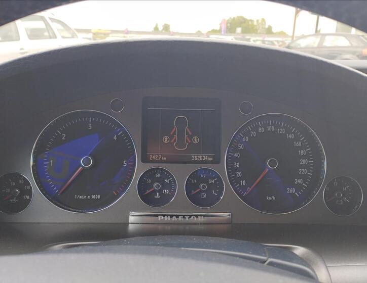 Volkswagen Phaeton 11