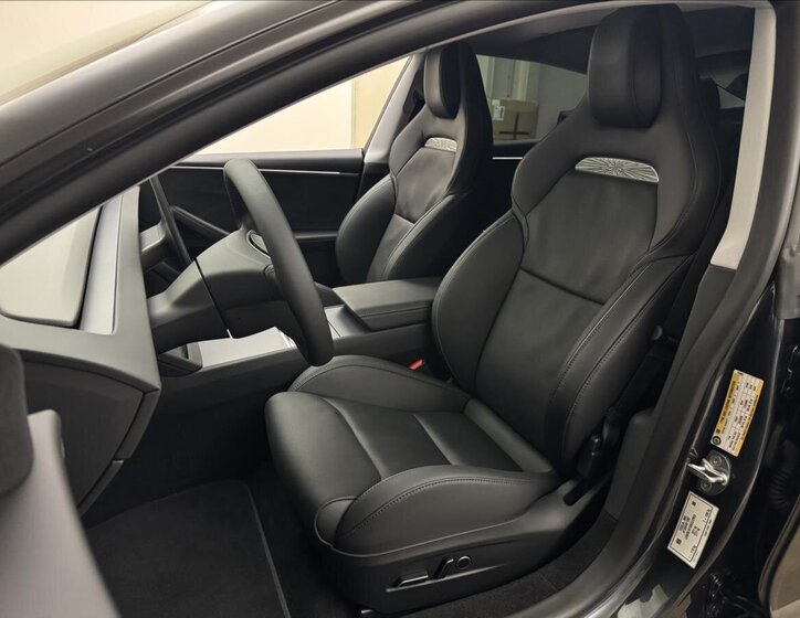 Tesla Model 3 Sedan 0,0 460 kw