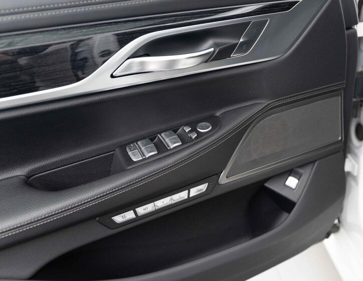 BMW Řada 7 Sedan 4,4 l 330 kw