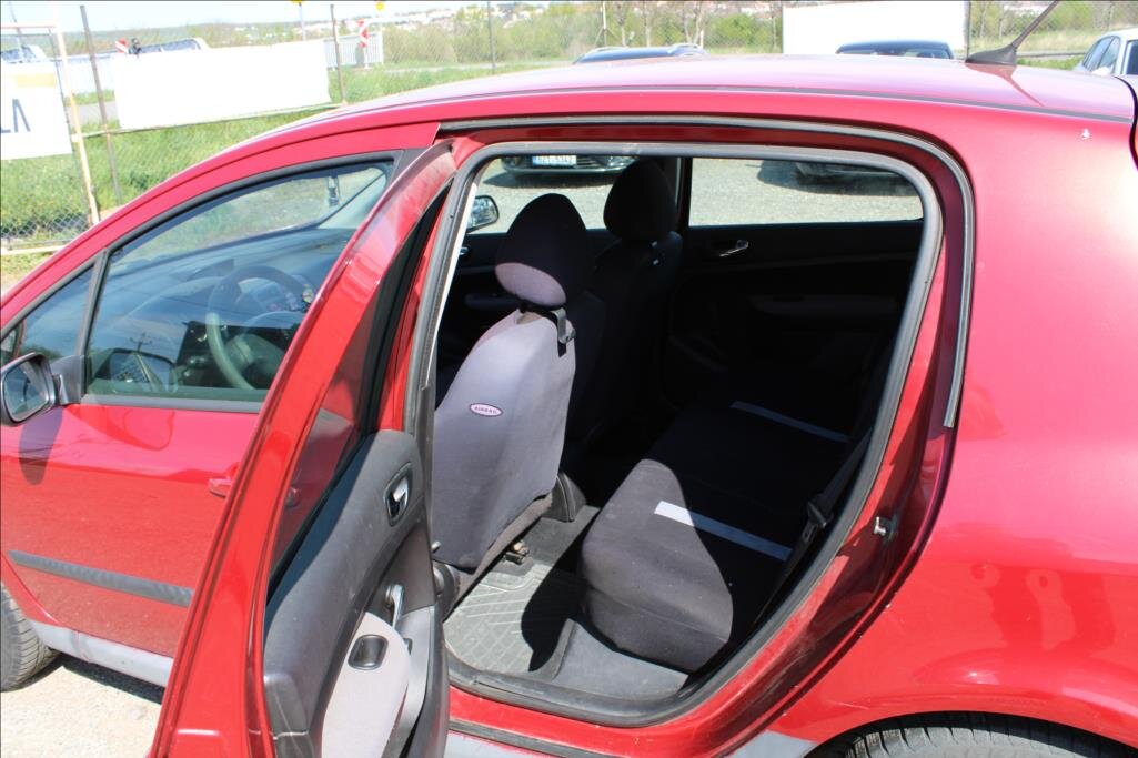 Peugeot 307 Hatchback 2,0 l 66 kw