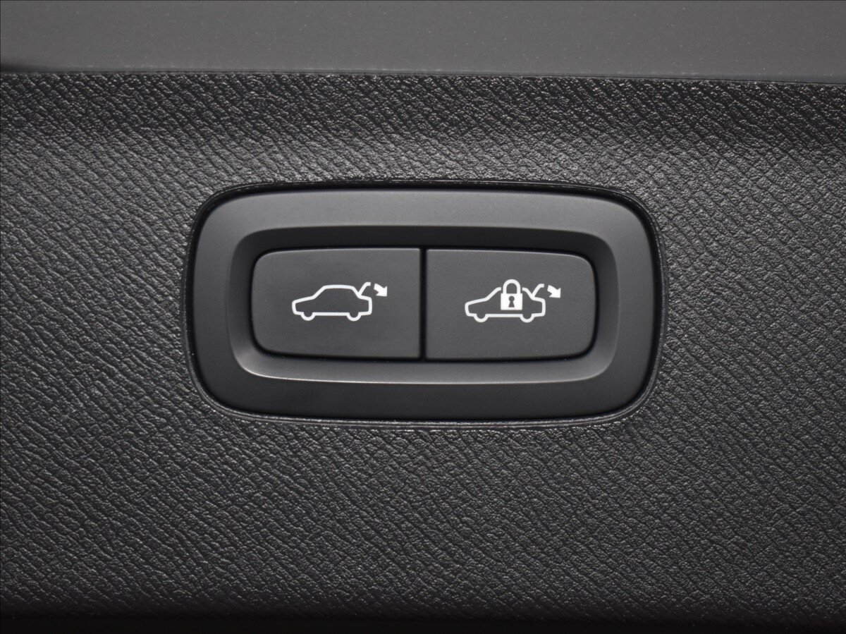 Volvo XC90 SUV 2,0 l 173 kw