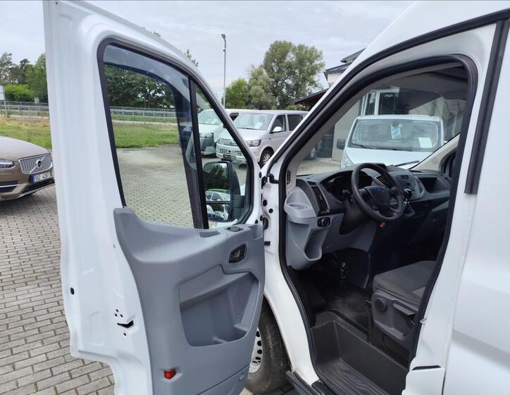 Ford Transit 12