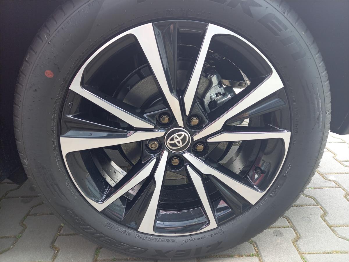 Toyota C-HR SUV 1,8 l 103 kw