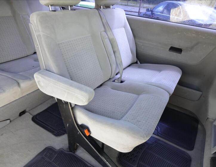 Volkswagen Caravelle 40