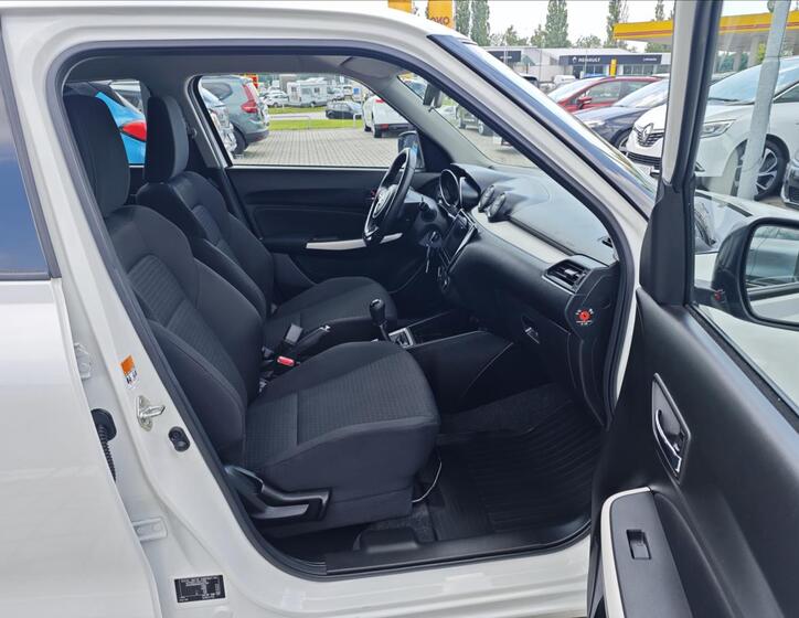 Suzuki Swift 14