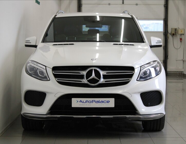 Mercedes-Benz GLE 2