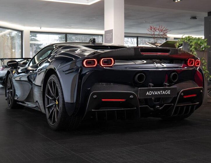 Ferrari SF90 Kupé 4,0 l 736 kw