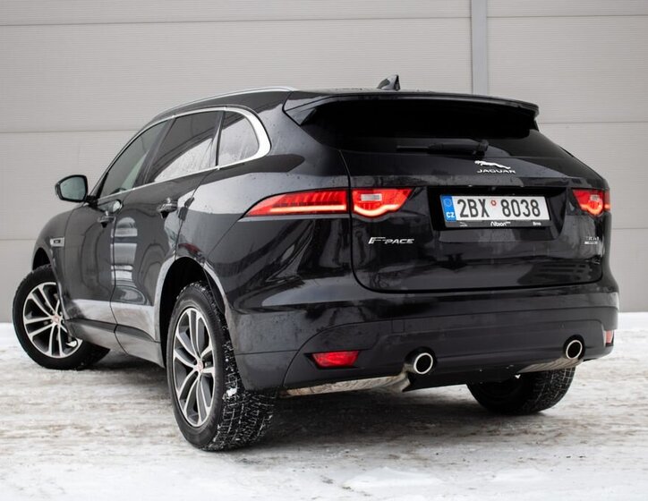 Jaguar F-Pace SUV 3,0 l 221 kw