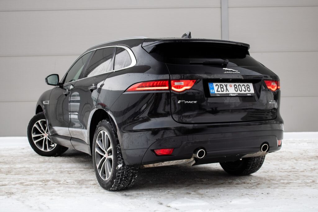 Jaguar F-Pace SUV 3,0 l 221 kw