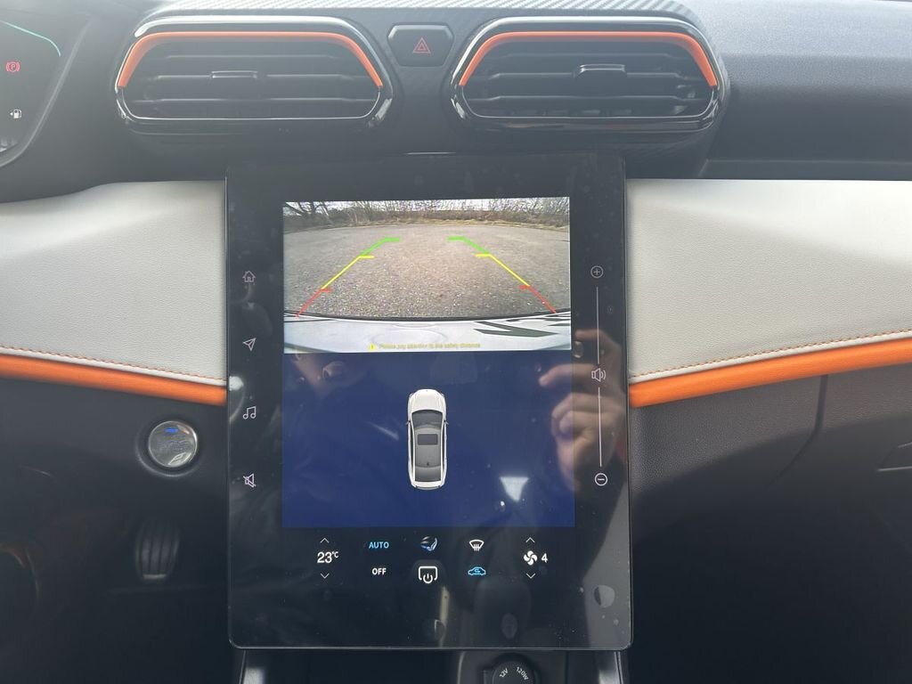 Dongfeng Ostatní Sedan / Limuzína 1,5 l 86 kw